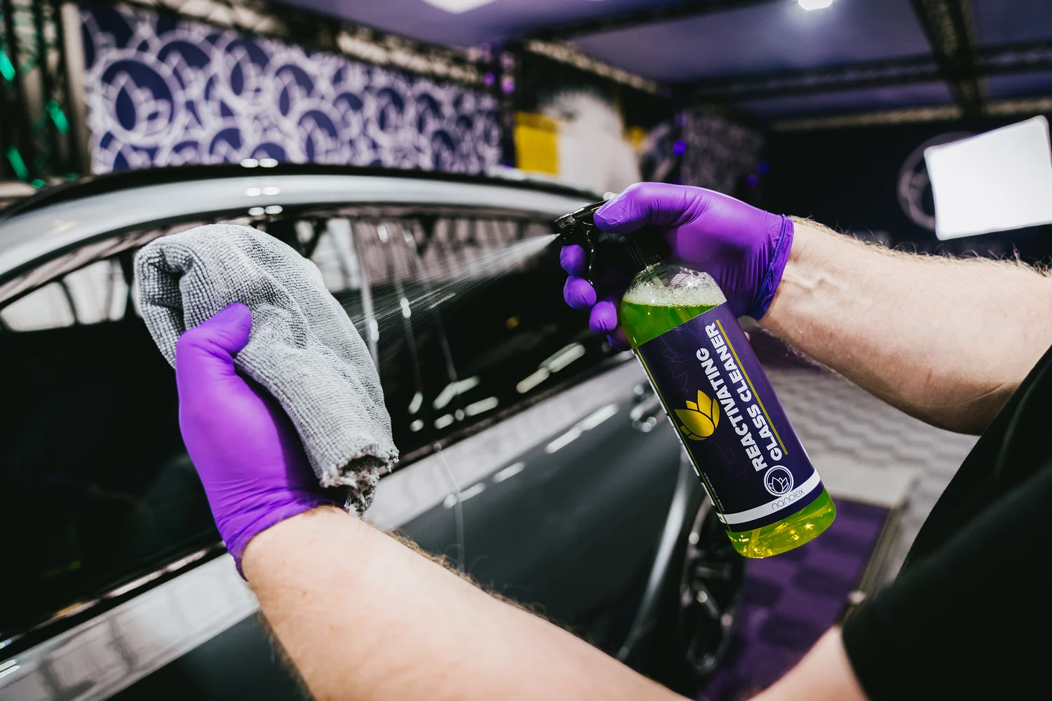 Reactivating Glass Cleaner - Image 3